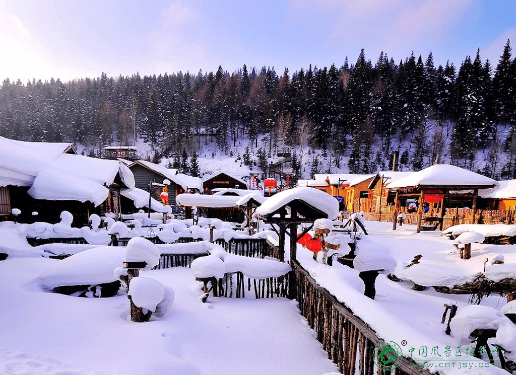 山乡雪韵美