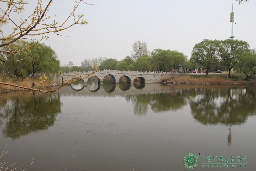 门振宝 春到桥头，柳色如烟).jpg