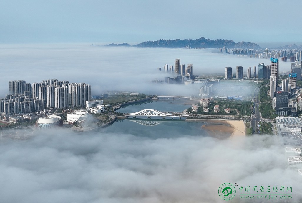 韩永奎 云涌西海岸.jpg