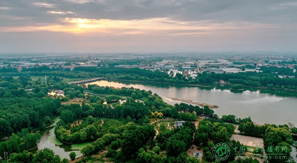 邵文修- 弥河的早晨.jpg